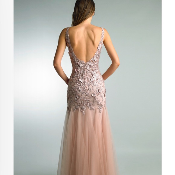 Stunning floral evening gown by Basix Black Label in size 4. Fits beautifully. - Picture 3 of 5